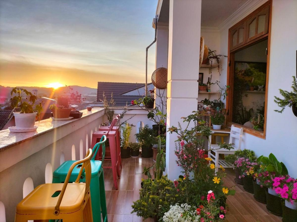 Strawberry Hotel Dalat Экстерьер фото